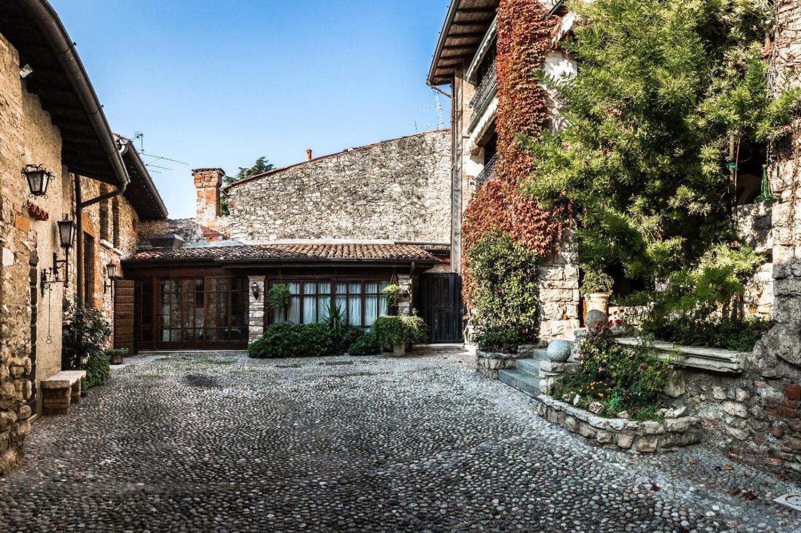 Torre De Salis Bed & Breakfast Gussago Dış mekan fotoğraf