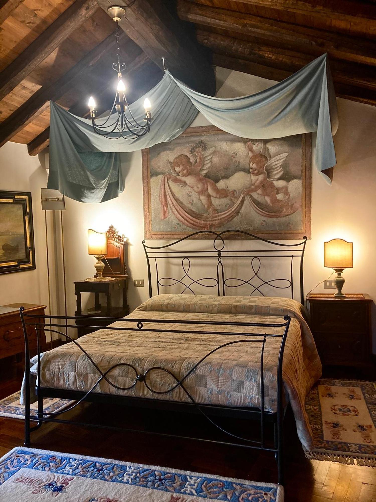 Torre De Salis Bed & Breakfast Gussago Dış mekan fotoğraf